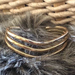 Sergio Lub The Victorian magnetic cuff bracelet